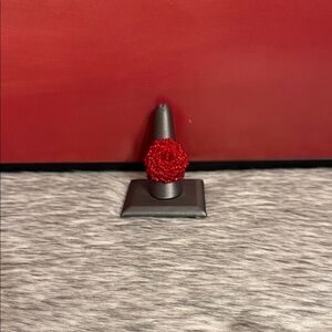 Elegant Red Beaded Flower Ring - Anillo espiral artesanal rojo, size 11